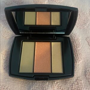 Lancôme Trio Palette with Mirror
Blush contour and highlight